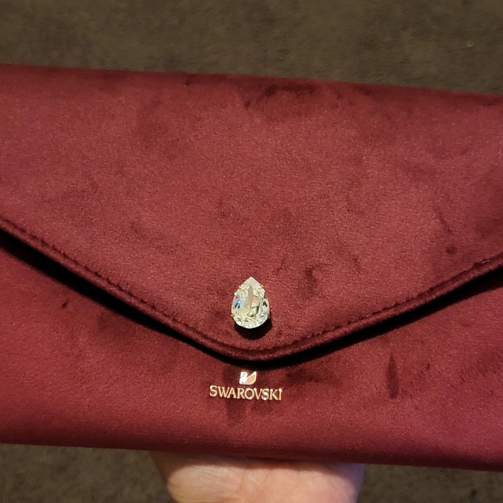 Holiday clutch